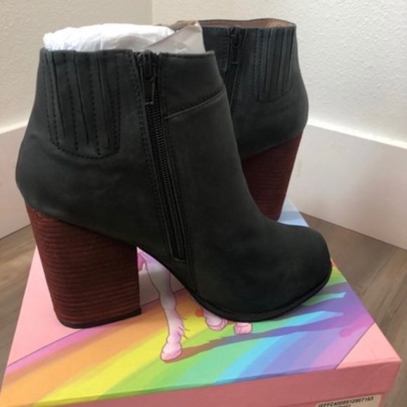 Jeffrey Campbell leather bootie, size 8.5 - Picture 6 of 10
